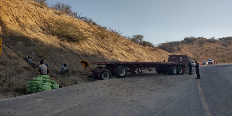 Cierran por accidente la carretera Rumbo Nuevo