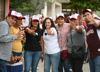 Victorenses apoyan a candidata a senadora Olga Sosa en recorrido por la capital