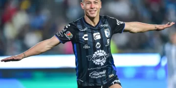 Querétaro sorprende y doblega 2-1 a Pachuca en el Huracán