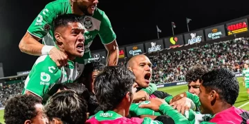 Santos laguna golea 3-0 a Cruz Azul en el estadio Corona