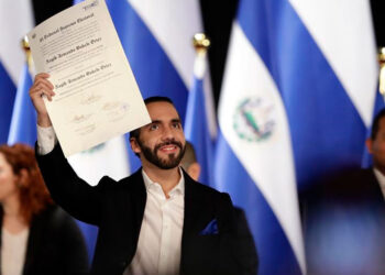 Nayib Bukele recibe credencial como presidente electo de El Salvador