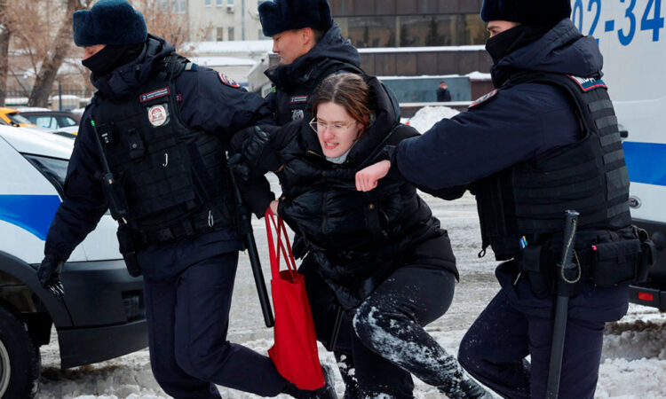 Detenidos 56 manifestantes en Rusia durante el funeral de Alexéi Navalni