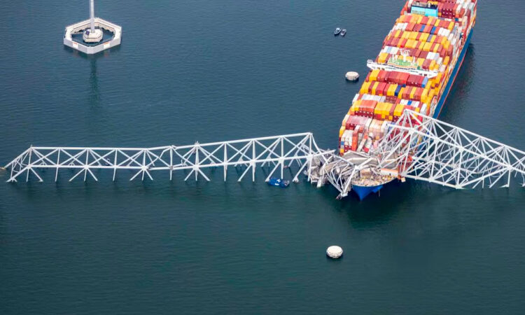 Biden quiere reconstruir puente colapsado en Baltimore y reabrir el puerto