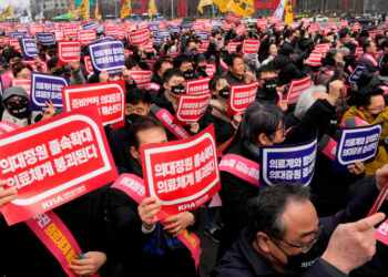 Gobierno surcoreano mantiene su plan de aumentar plazas en facultades de Medicina