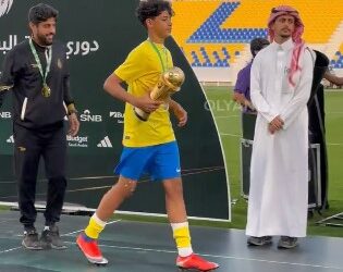 Cristiano Jr. celebra su primer título con el Al Nassr U13 en la Premier League