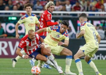 América arrasa en la ida de los octavos de final de la CONCACAF al vencer 3-0 a las Chivas