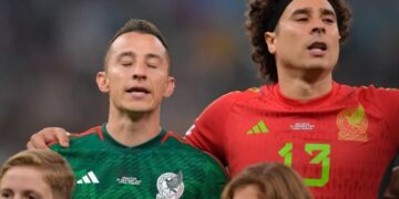 Andrés Guardado vislumbra a Ochoa como suplente en el Mundial 2026