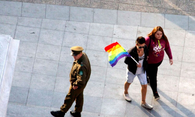 Aumentan denuncias por discriminación hacia la comunidad LGBTIQ+ en Chile