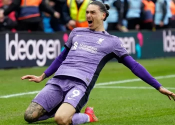 El Liverpool se impone en el último instante ante el Nottingham Forest