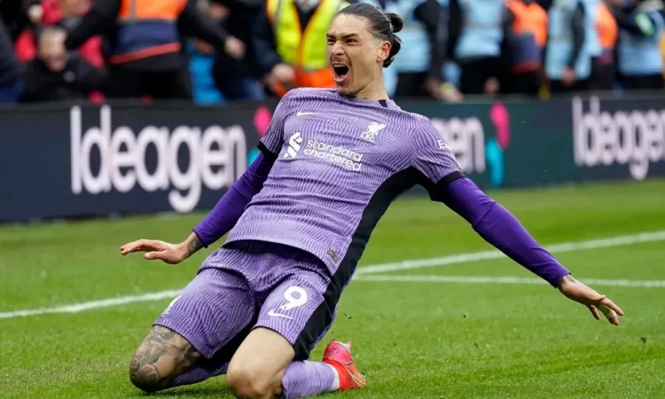 El Liverpool se impone en el último instante ante el Nottingham Forest