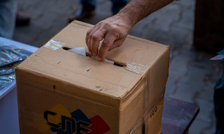 Gran disposición de venezolanos para votar en elecciones presidenciales