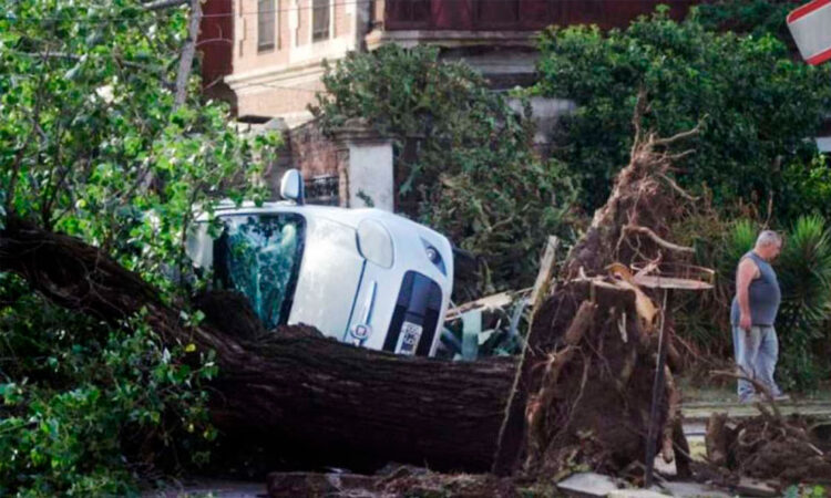 Tormentas causan estragos en Buenos Aires: Cancelación de vuelos y cortes de luz