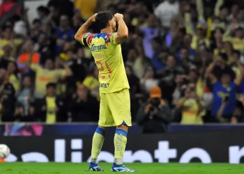 Azcárraga expresa deseo de retener a Henry Martín en el Club América