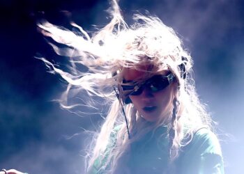 Grimes decepciona en el escenario del Ceremonia al presentar su nuevo álbum sin interpretarlo