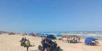 Retiran vehículos de las zonas de playa en La Pesca, Soto la Marina