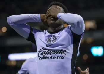 Javairo Dilrosun marca su primer gol con el América y celebra cumpliendo una promesa especial