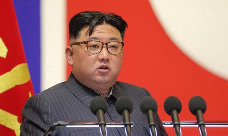 Kim Jong-un supervisa ejercicios militares junto a su hija en Corea del Norte