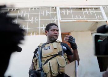 Jefe de pandillas amenaza con “guerra civil” en Haití si el primer ministro se mantiene en el poder