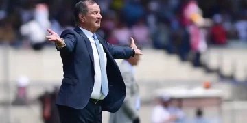 Enrique Meza, histórico entrenador del fútbol mexicano, hospitalizado