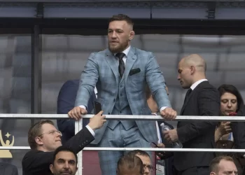 Conor McGregor expresa frustración por falta de transparencia en su regreso a UFC