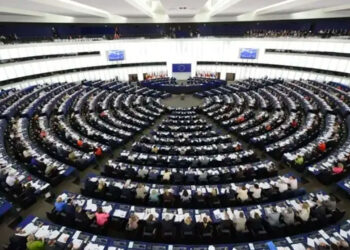 El Parlamento Europeo aprueba histórica ley de inteligencia artificial, la primera regulación global en el mundo