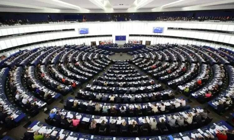 El Parlamento Europeo aprueba histórica ley de inteligencia artificial, la primera regulación global en el mundo