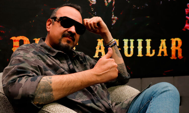 Pepe Aguilar desafía las presiones de la industria musical con su nueva música y conciertos