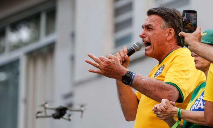 Expresidente Bolsonaro acusado de planear golpe de estado