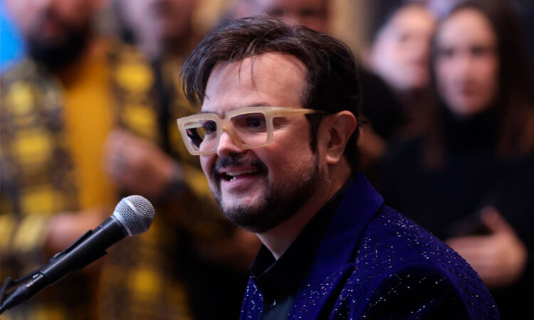 Aleks Syntek celebra 34 años de carrera artística con un gran show