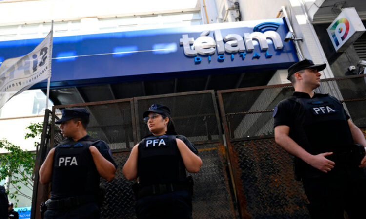 El gobierno argentino suspende la actividad de la agencia estatal de noticias Télam