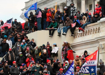 Trump promete liberar a detenidos por asalto al Capitolio si regresa al poder
