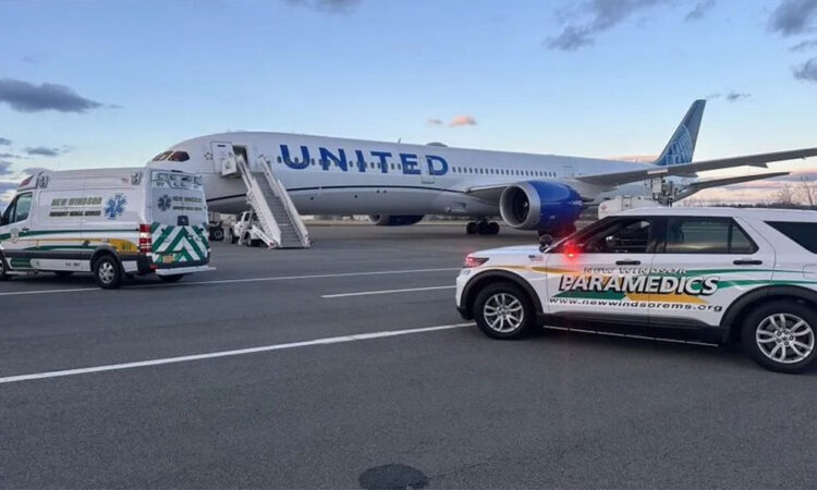Turbulencia causa pánico en vuelo de United: pasajeros hospitalizados en Nueva York