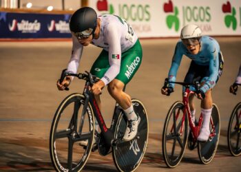 Fernando Gabriel Nava Romo brilla en el Trofeo Internacional de Pista Artur Lopes en Portugal