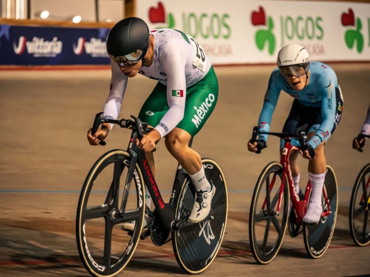 Fernando Gabriel Nava Romo brilla en el Trofeo Internacional de Pista Artur Lopes en Portugal