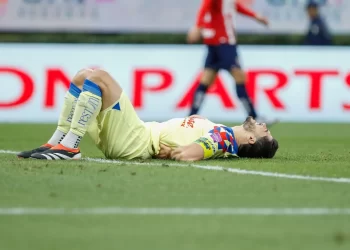 Chivas y América firman empate 0-0 en el estadio Akron