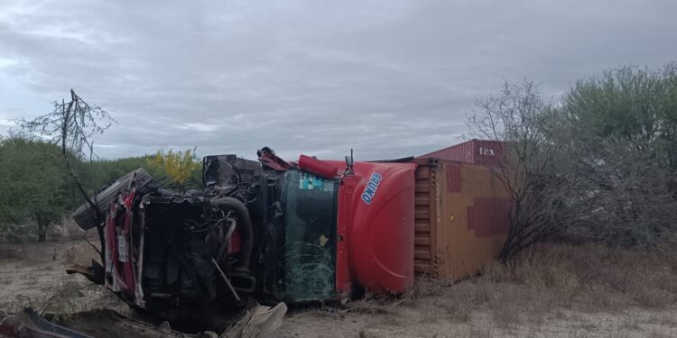 Muere militar en accidente carretero