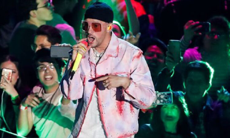 Bad Bunny inicia acciones legales contra seguidor por publicar videos no autorizados en YouTube