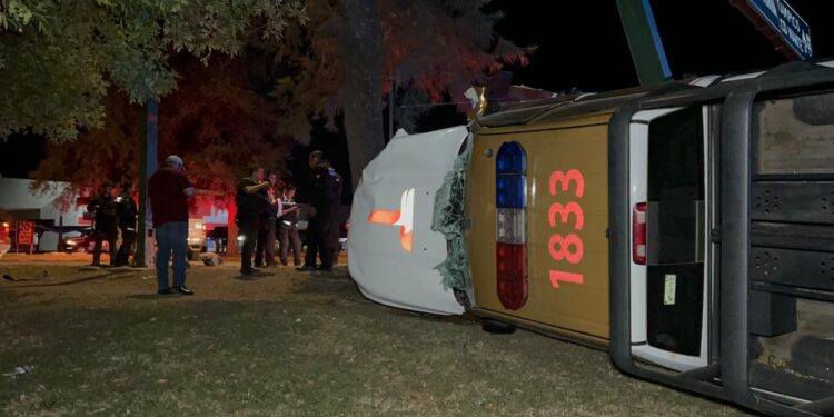 Choca patrulla de la Guardia Estatal: dos agentes lesionados