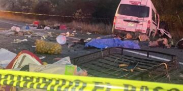 Choque frontal en carretera Cd. Victoria-Monterrey deja nueve muertos