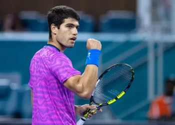Carlos Alcaraz avanza a cuartos de final del Miami Open con una victoria contundente sobre Musseti