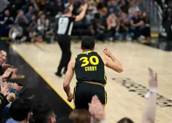 Los Warriors de Golden State luchan por mantenerse a flote en la clasificación