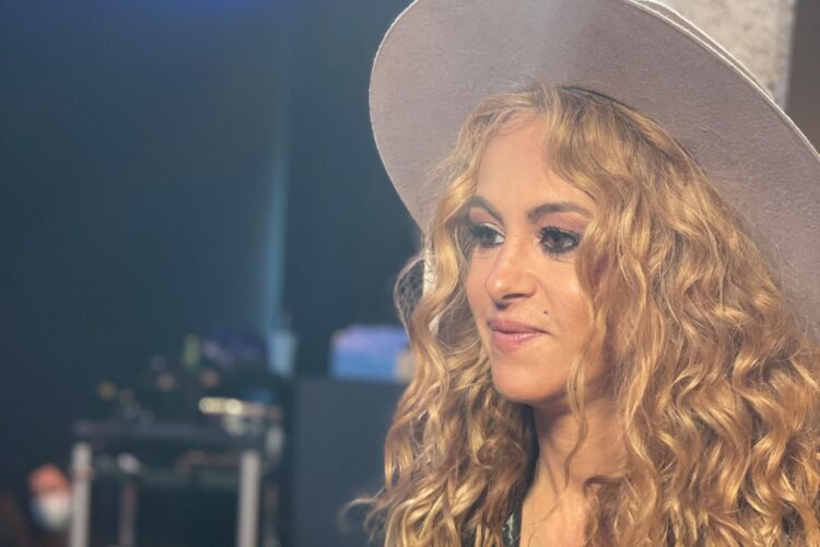Asiste Paulina Rubio a fiesta del Óscar de Elton John