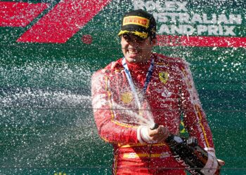 Carlos Sainz Logra la victoria en el Gran Premio de Australia