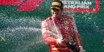Carlos Sainz Logra la victoria en el Gran Premio de Australia