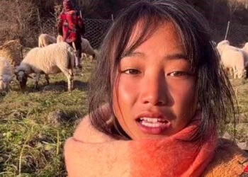 Joven celebridad China sentenciada a prisión por publicidad engañosa en transmisiones en vivo