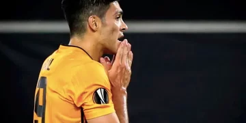 Raúl Jiménez habla sobre el incidente con David Luiz: “Fue una jugada futbolera”