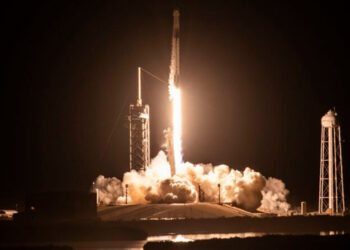 La NASA y SpaceX lanzan con éxito la octava misión comercial tripulada hacia la Estación Espacial Internacional