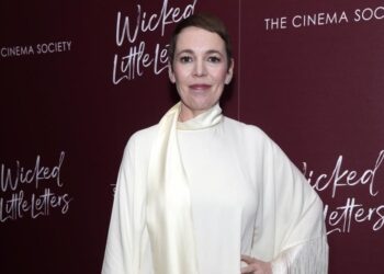 Olivia Colman critica la disparidad salarial en Hollywood: “Los actores masculinos se les paga más”