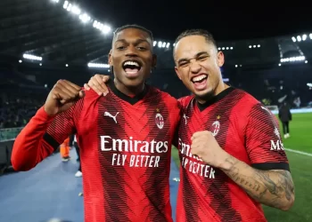 Milan enfrenta riesgo de sanciones deportivas y económicas por irregularidades en traspaso