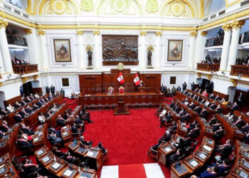 Congreso de Perú aprueba reforma constitucional para volver a la bicameralidad,